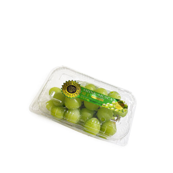 Jumbo Shine Muscat white grapes from Sharbatly in a 0.5 kg pack, fresh and ripe, ready to enjoy.