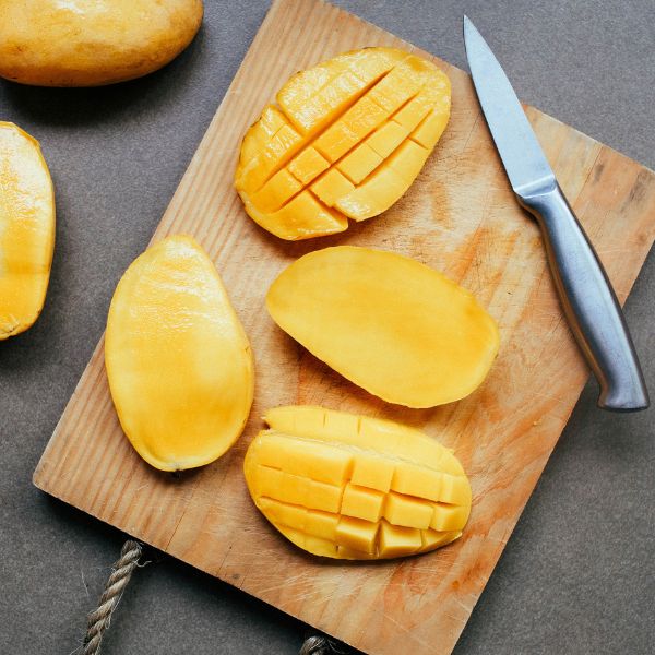 Fresh Mango Naomi fruit from Local Market, 3 kg carton, showcasing ripe, vibrant mangoes ready for consumption.