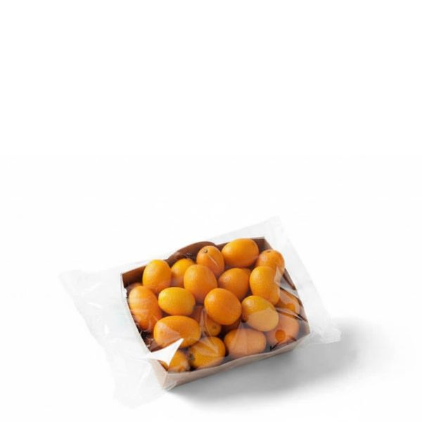 Holland Meiwa kumquats in a 0.4 kg pack, fresh citrus fruit with bright orange skin and small size, displayed in a basket.