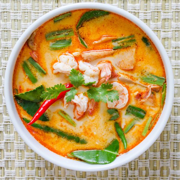 Thai Tom Yum vegetable soup mix in a 0.5 kg pack, featuring fresh herbs and spices for authentic flavor.