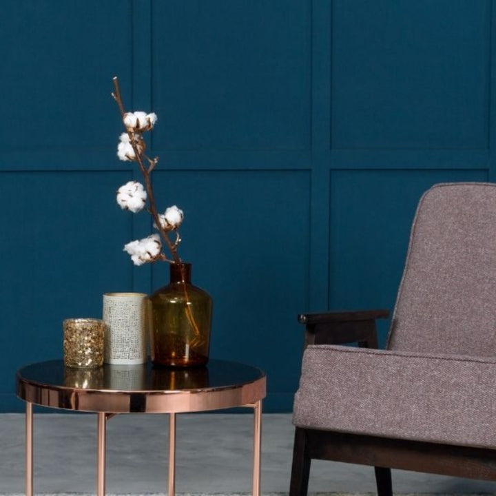 Dried white cotton flower on a single stem from Fresh Flower Holland, showcasing soft cotton bolls and natural texture.
