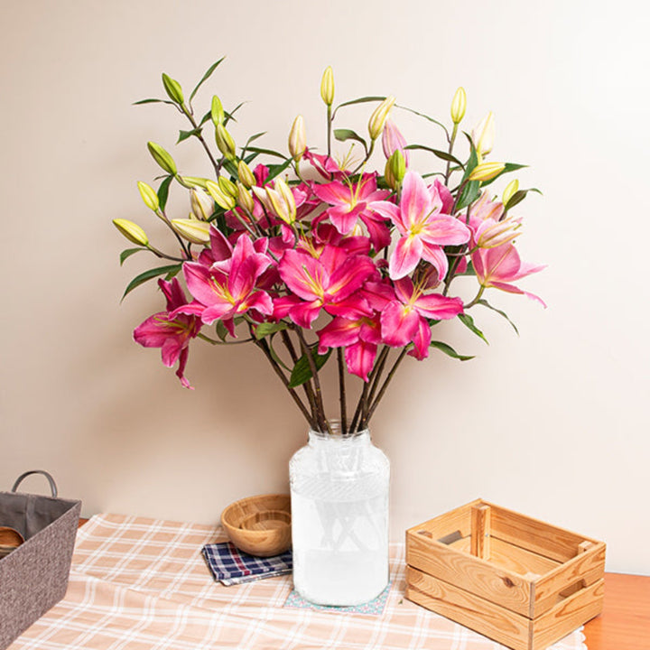 Bright oriental scented lilies in Tarrango color with 10 stems, arranged in an elegant floral display.