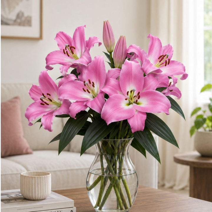 Soft pink Oriental lilies with five stems in a Dutch floral arrangement, scented and XL size, by Fresh Flower Holland.