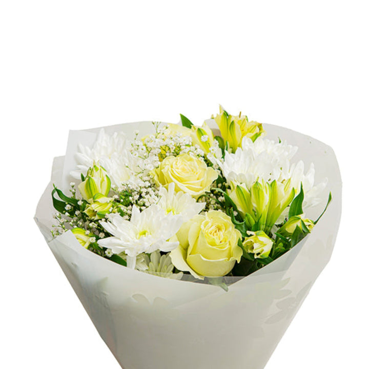 Mixed flower bouquet with 12 stems, featuring colorful blooms, arranged in a natural and vibrant display by Mix Flower Bouquet.
