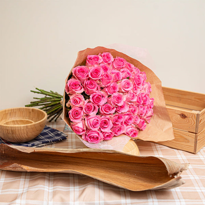 Pink roses luxury bouquet with 50 stems from Mix Flower Bouquet, showcasing vibrant, fresh flowers arranged in an elegant display.