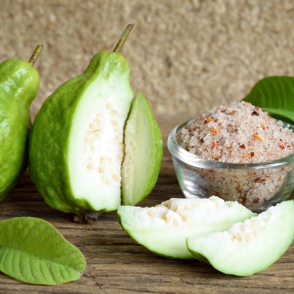 Fresh Thai Guava fruit, 1kg pack, showcasing ripe, green guavas with smooth skin and vibrant appearance.