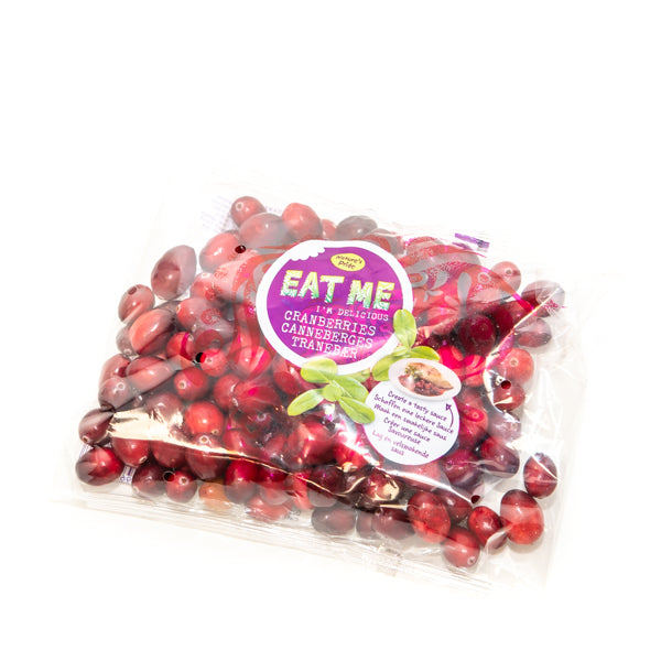 Red cranberries in a 0.25 kg Holland fruit pack, fresh and ripe, with vibrant color and natural texture.