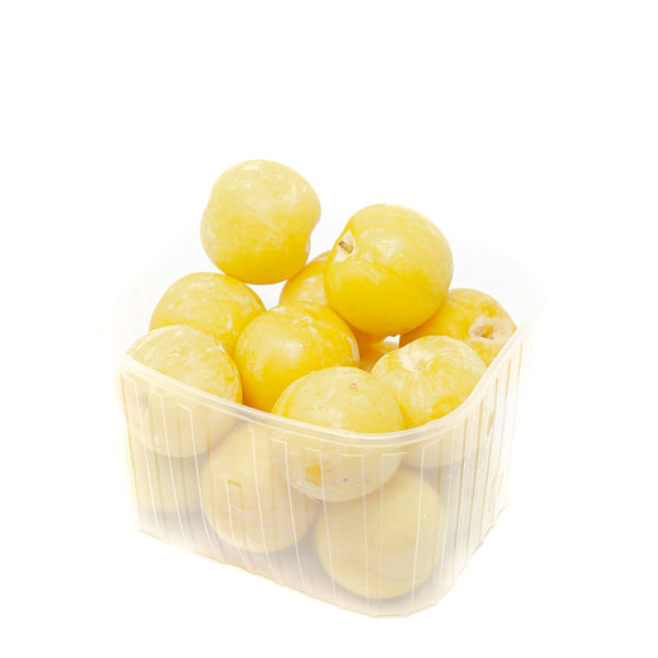 Golden plums in a 1 kg pack from Sharbatly, fresh and ripe fruit with smooth skin and vibrant color.