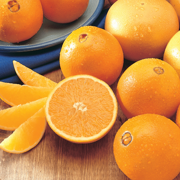 Fresh Navel oranges from Sharbatly in a 2 kg bag, showcasing bright orange fruit with smooth skin and natural texture.