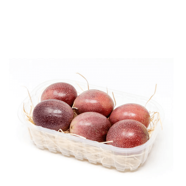Holland passion fruit in a 0.5 kg pack, fresh, ripe yellow passion fruits with textured skin on a white background.