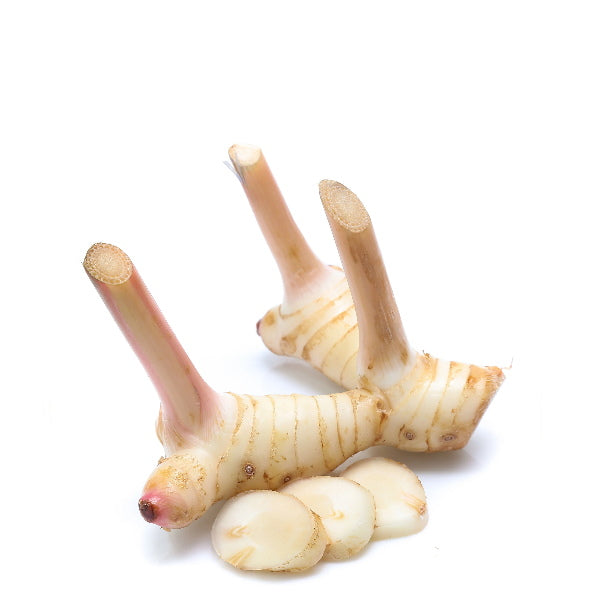 Fresh Thai galangal vegetable in a 0.25 kg pack, showcasing its tan skin and fibrous roots.
