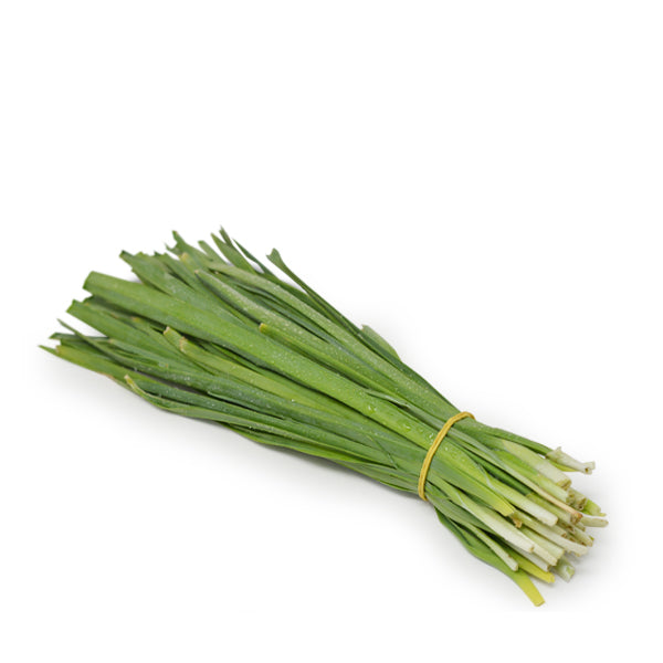 Fresh leek leaves bunch from Local Market, vibrant green vegetable for cooking or garnishing, 0.1 kg.