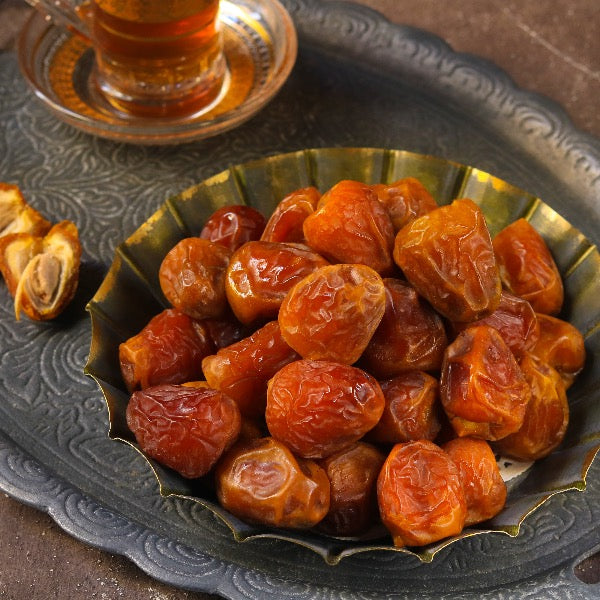 Fresh Dates Sukkari from Local Market in a 0.5 kg pack, showcasing plump, glossy dates with a rich, sweet appearance.